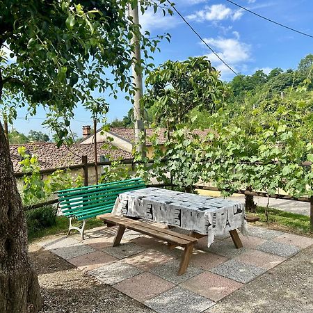 Takapradalu Villa Cisterna dʼAsti Exteriör bild