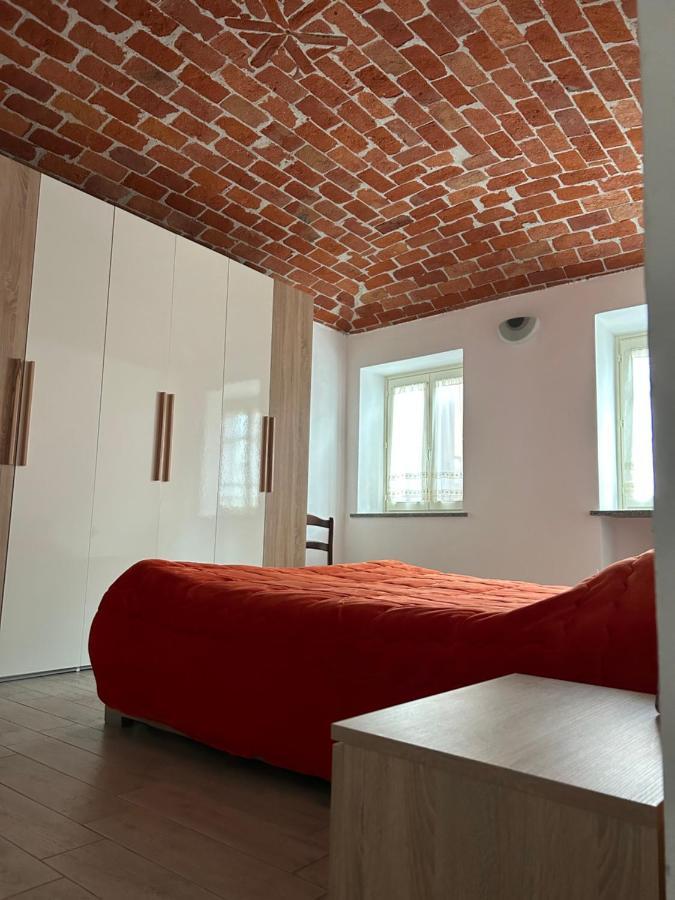 Takapradalu Villa Cisterna dʼAsti Exteriör bild