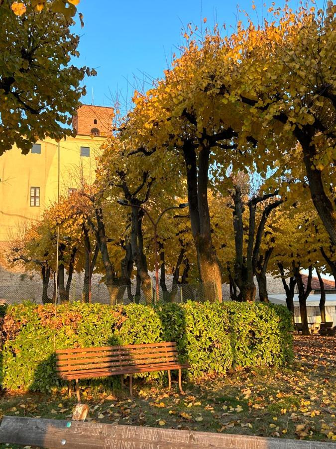 Takapradalu Villa Cisterna dʼAsti Exteriör bild