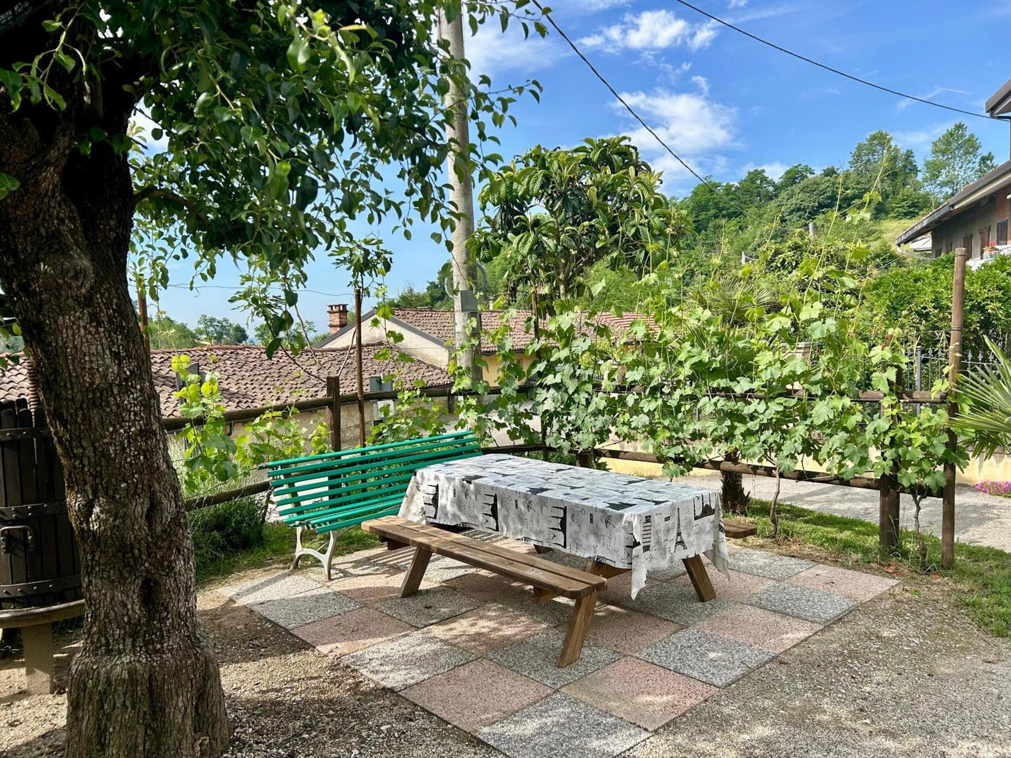 Takapradalu Villa Cisterna dʼAsti Exteriör bild