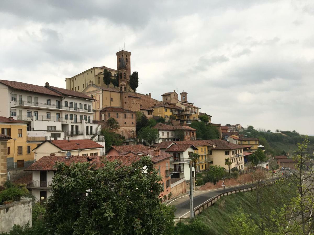 Takapradalu Villa Cisterna dʼAsti Exteriör bild