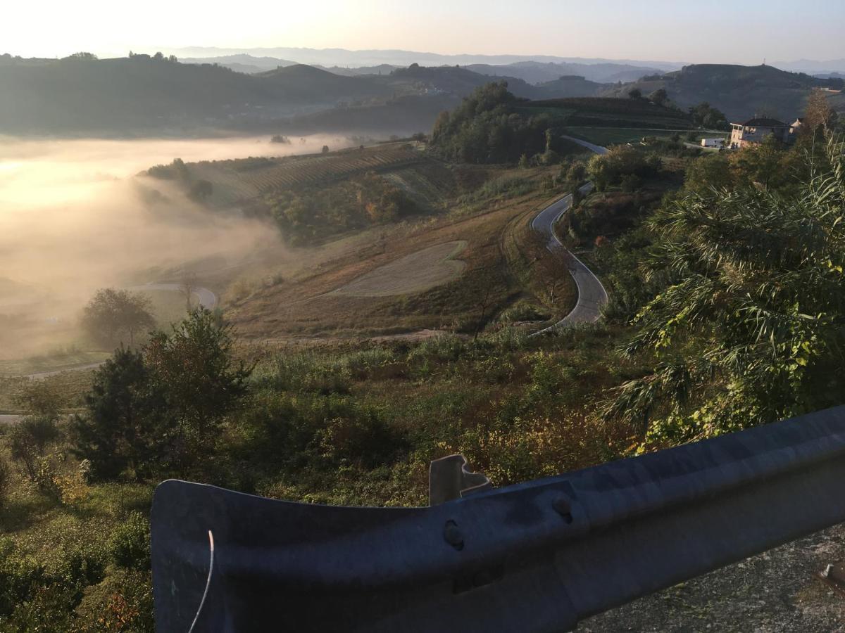 Takapradalu Villa Cisterna dʼAsti Exteriör bild