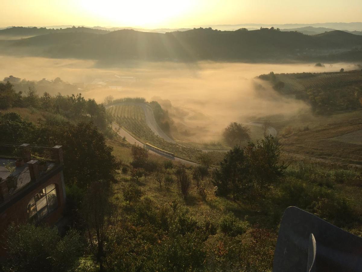 Takapradalu Villa Cisterna dʼAsti Exteriör bild